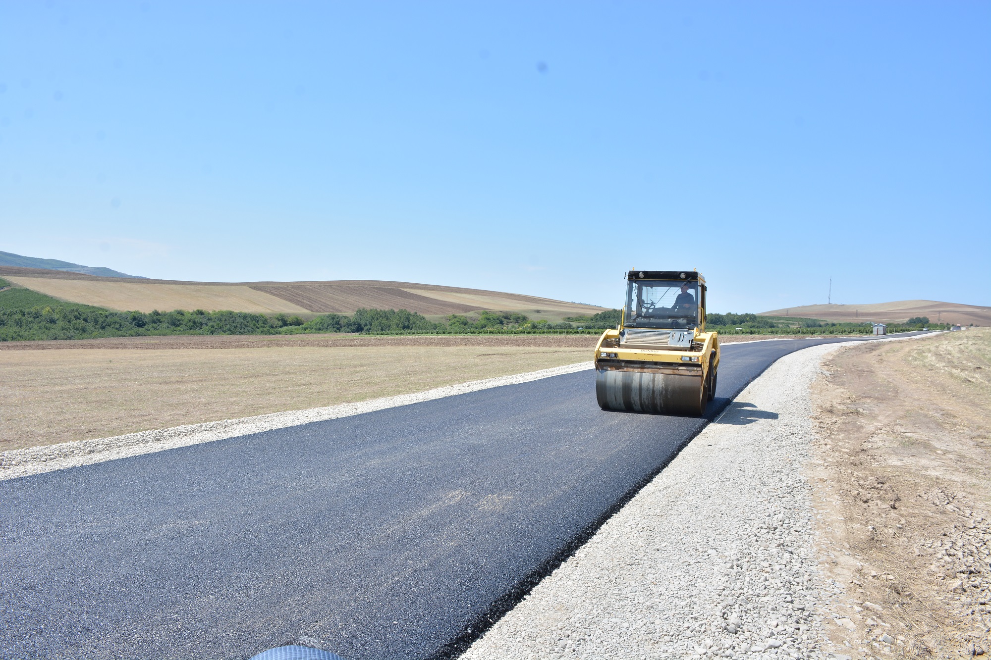 Şamaxı rayonunun Kələxana kəndinin yolu yenidən qurulur - FOTOLAR