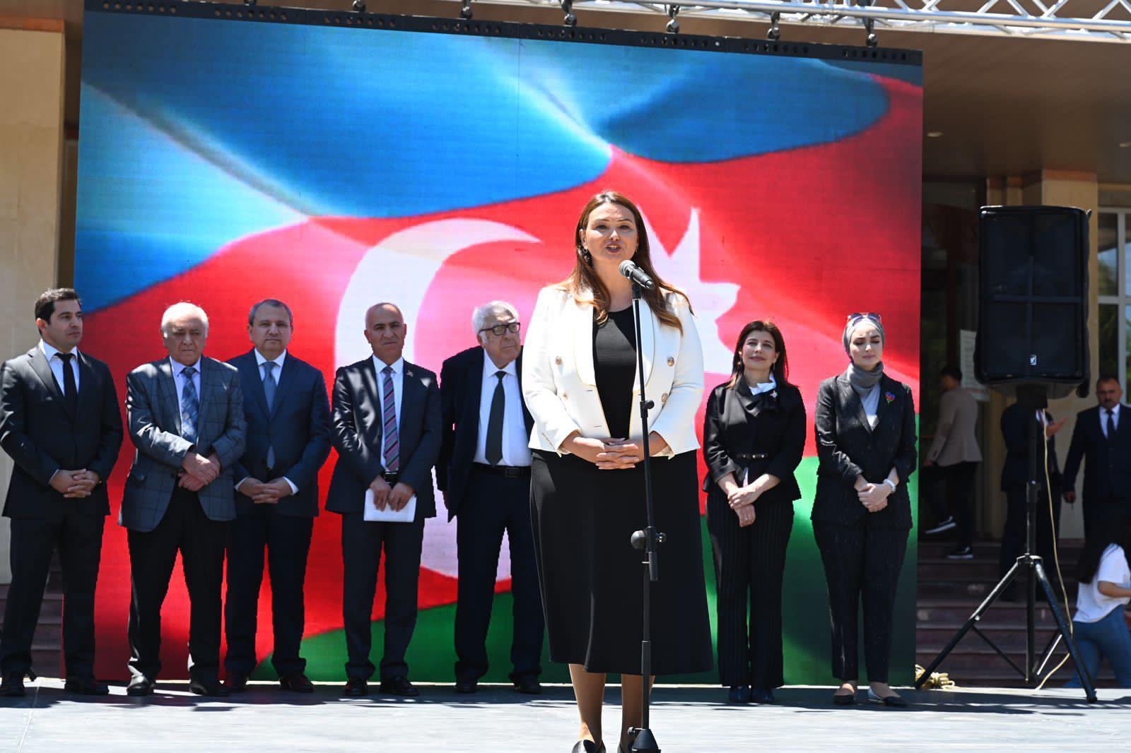 Qənirə Paşayeva Birinci Türk Dünyası Ədəbiyyat və Kitab Festivalının açılışında çıxış edib
